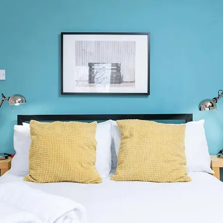 Semesterbostad 22 Scaife Gardens Lovely 2-bed Townhouse With Free Parking Pass The Keys York