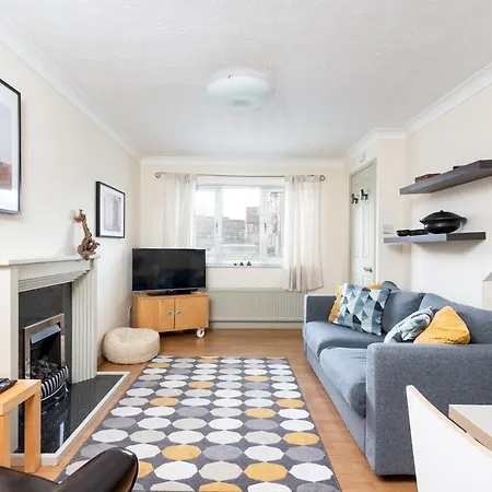 22 Scaife Gardens Lovely 2-bed Townhouse With Free Parking Pass The Keys Feriehus *