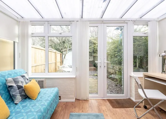 22 Scaife Gardens Lovely 2-bed Townhouse With Free Parking Pass The Keys * York