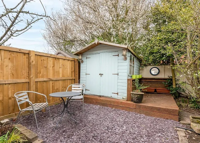 Dom wakacyjny 22 Scaife Gardens Lovely 2-bed Townhouse With Free Parking Pass The Keys York