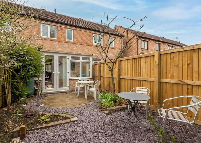 22 Scaife Gardens Lovely 2-bed Townhouse With Free Parking Pass The Keys Dom wakacyjny York