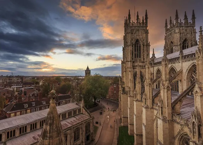 Dom wakacyjny 22 Scaife Gardens Lovely 2-bed Townhouse With Free Parking Pass The Keys